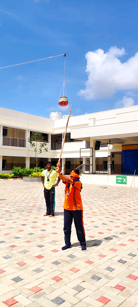 Kerur, Sep. 4 Sri Krishna Janmashtami was celebrated at Rashtrotthana Vidya Kendra, Kerur. (6)
